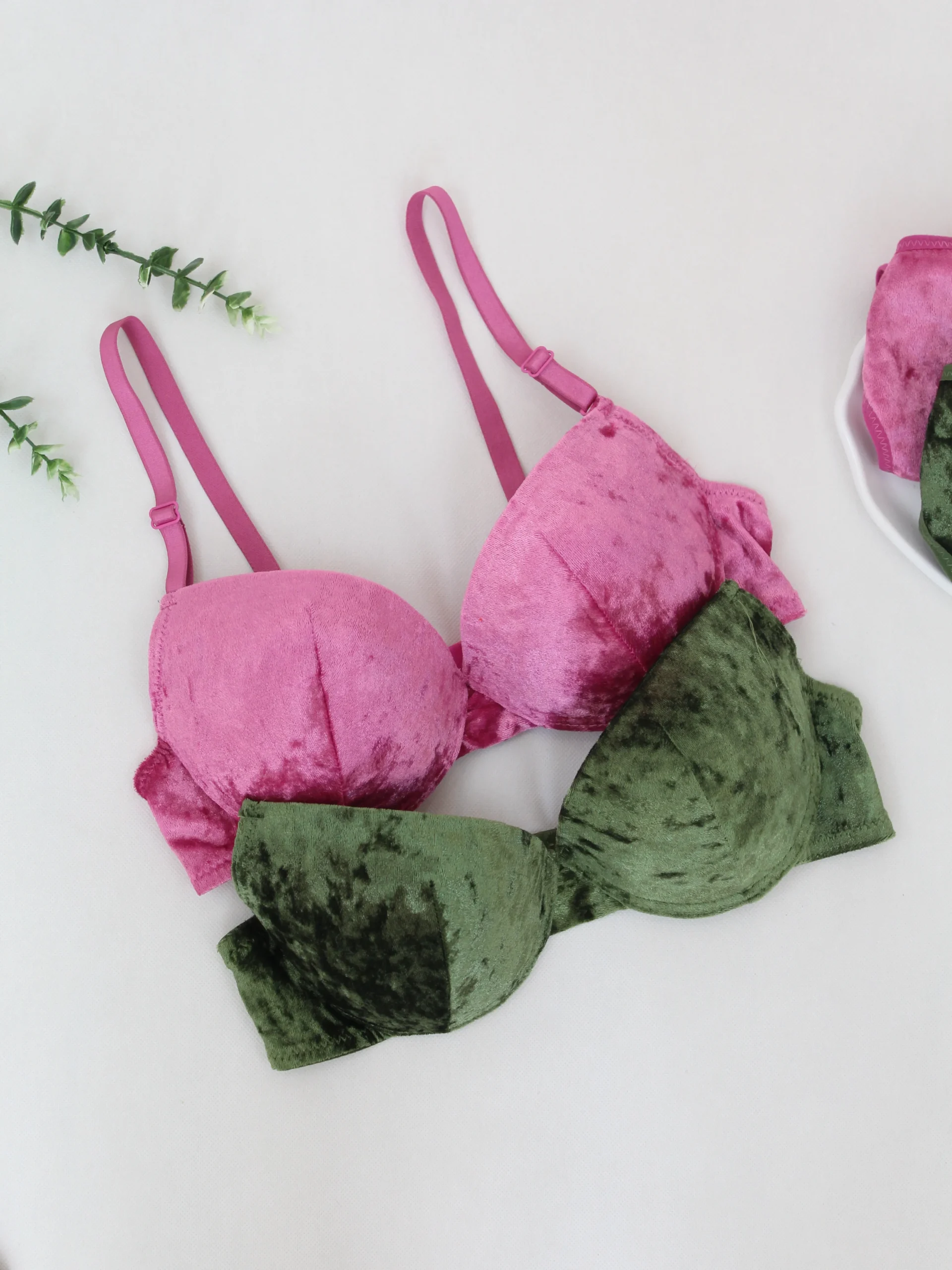 ست سوتین شورت اسفنجی مخمل مرواریدی