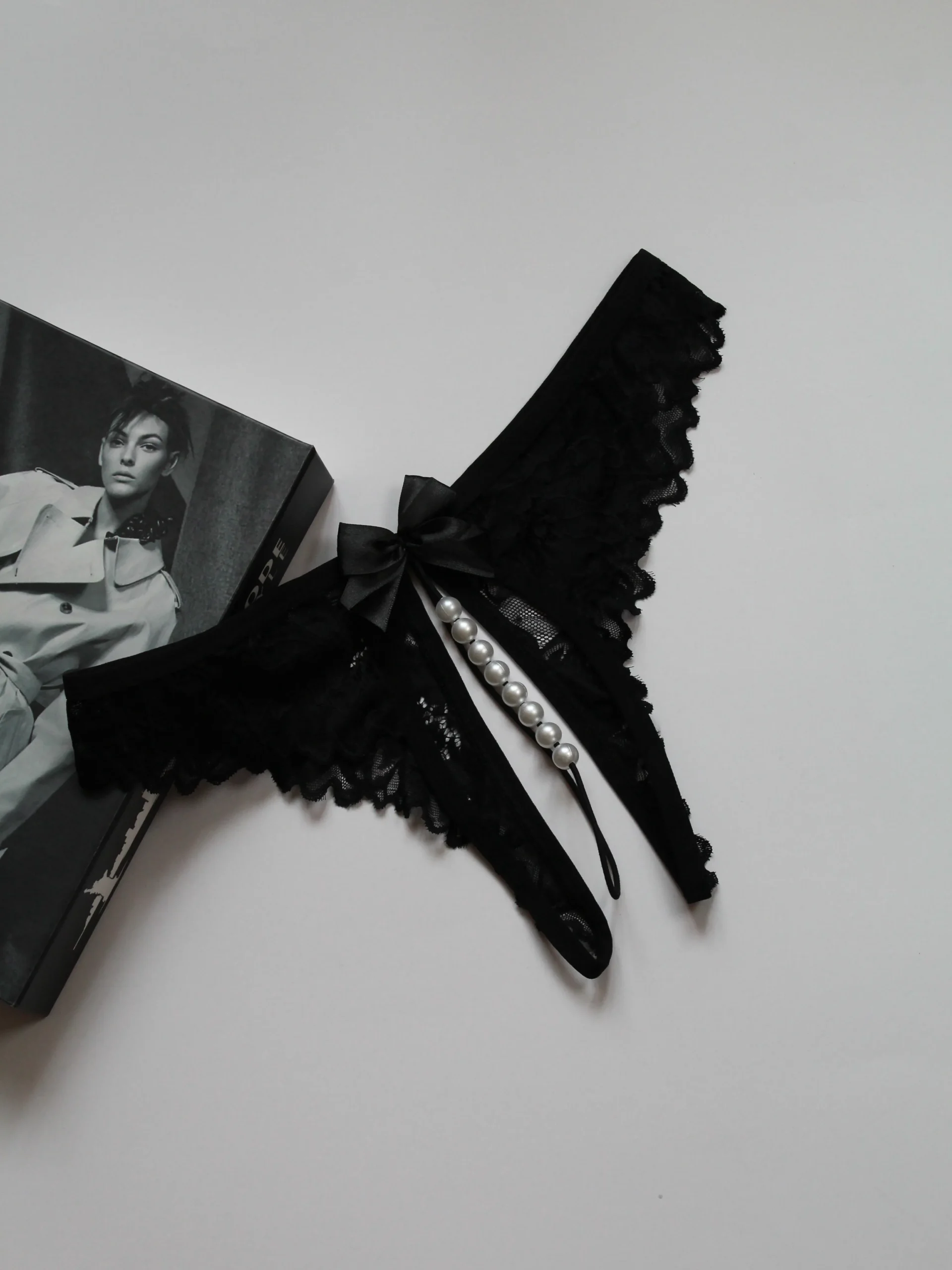 شورت فاق باز مرواریدی